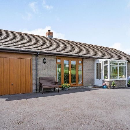 Yr Hen Ffald Llanedy Exterior photo