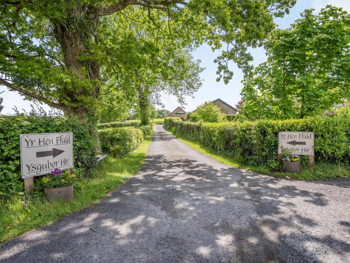 Yr Hen Ffald Llanedy Exterior photo